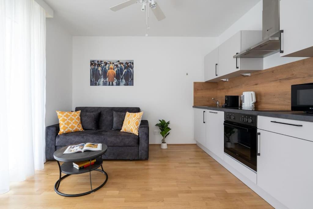 비엔나 Elegant 1Br Flat With Balcony By Hm 아파트 외부 사진