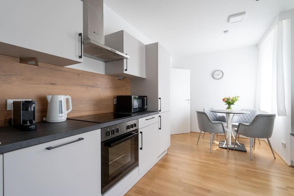 비엔나 Elegant 1Br Flat With Balcony By Hm 아파트 외부 사진